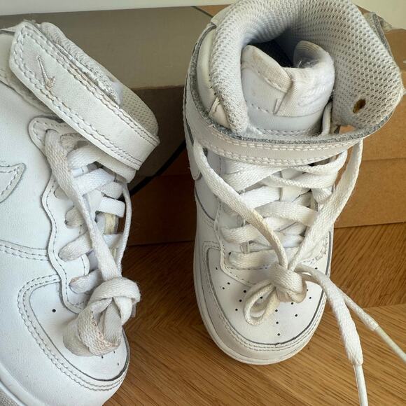 Nike Air Force 1 Mid ‘Triple White’ Toddler Sneakers - SZ 8 C - Picture 6 of 14